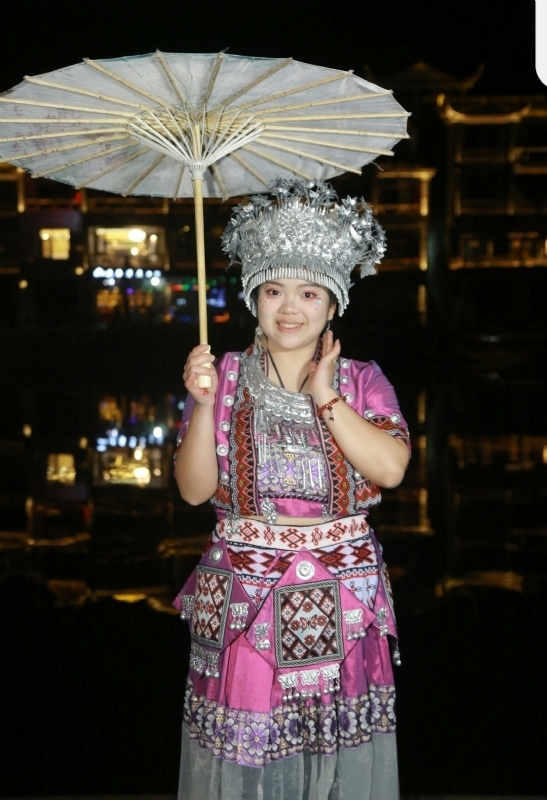 敏兮小沫的第一张照片--湘西闪婚服务中心